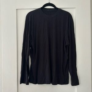 Skims. Black long sleeve. Size M.